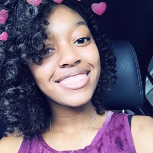 Meet your Posher, Katelyn